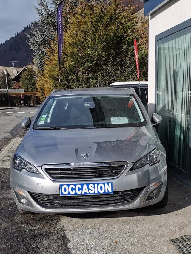 garage-thiollay-peugeot-montriond-vehicules-occasion-3.jpg