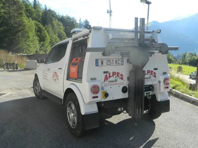 garage-thiollay-peugeot-montriond-alpes-depannage-7.jpg